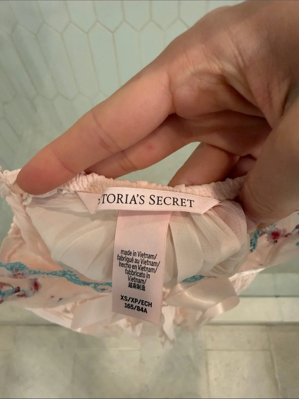 Victoria's Secret Pale Pink Embroidered Chiffon Babydoll Top - Picture 2 of 3